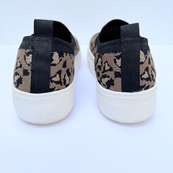 Cushionaire Rory Women's Knit Leopard Print Stretch Slip-On Sneaker Size 8 - Picture 3 of 7